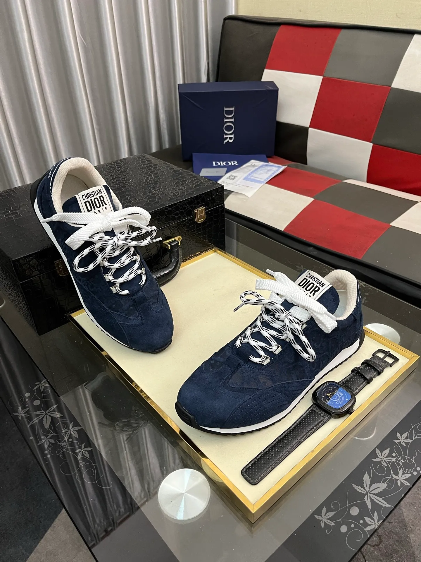 Men's shoes 💰500⌚️⌚️Dior original quality.~ Unique modern style sneakers. 🏃A must-have casual shoe for trendy men😍😍 Original brand imported from Italy, imported original leather, sheep lining (refuses to discolor and grind feet) Sole: Original sole provided by the original factory, French lazy style design ⚠️Fit to the feet, original quality, super comfortable original sole. Just like shooting the real thing 🎬The real thing is better Code number: 38-446️⃣Colors available